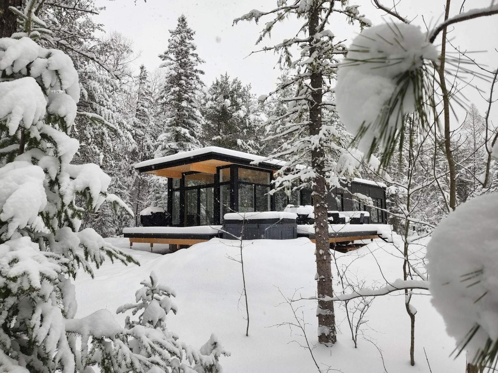 Les Chalets Double K # 1 Saint-Alexis-des-Monts Exterior photo
